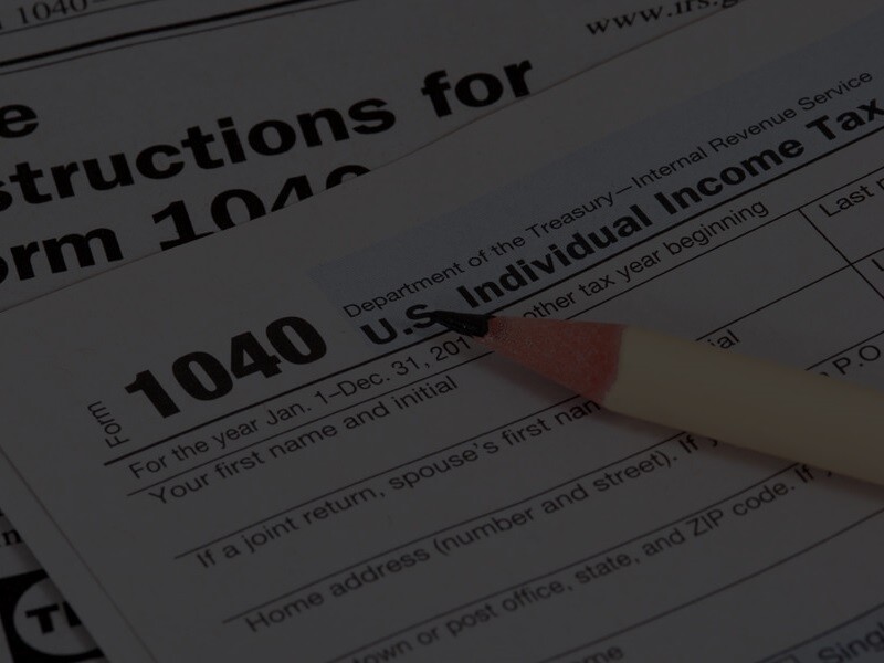 US-income-taxes-returns-filing-Form-1040